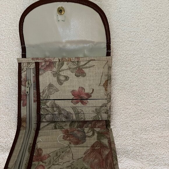 Liz Claiborne Crossbody Bag AND Matching Wallet Brown Floral - Picture 11 of 11